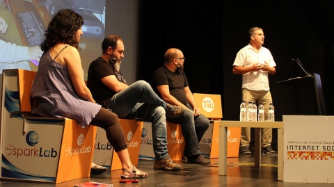 Presentació de l'Associació de professionals de la Dinamització Social Digital a la JdIS 2017